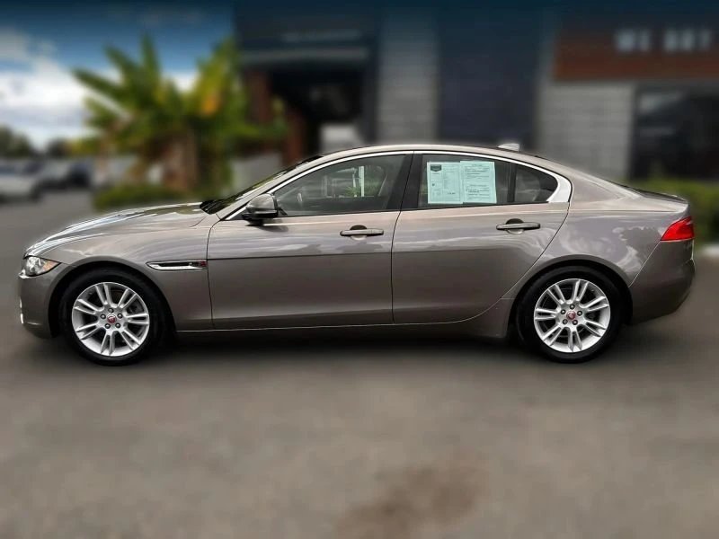 2017 Jaguar XE - Image 2 of 20