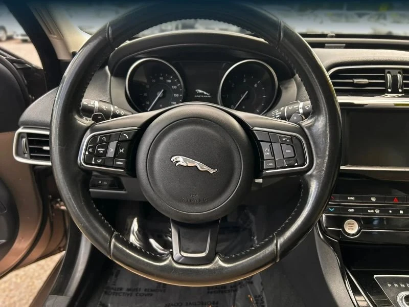 2017 Jaguar XE - Image 11 of 20