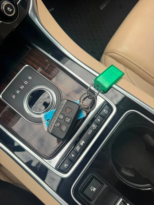 2017 Jaguar XE - Image 17 of 17