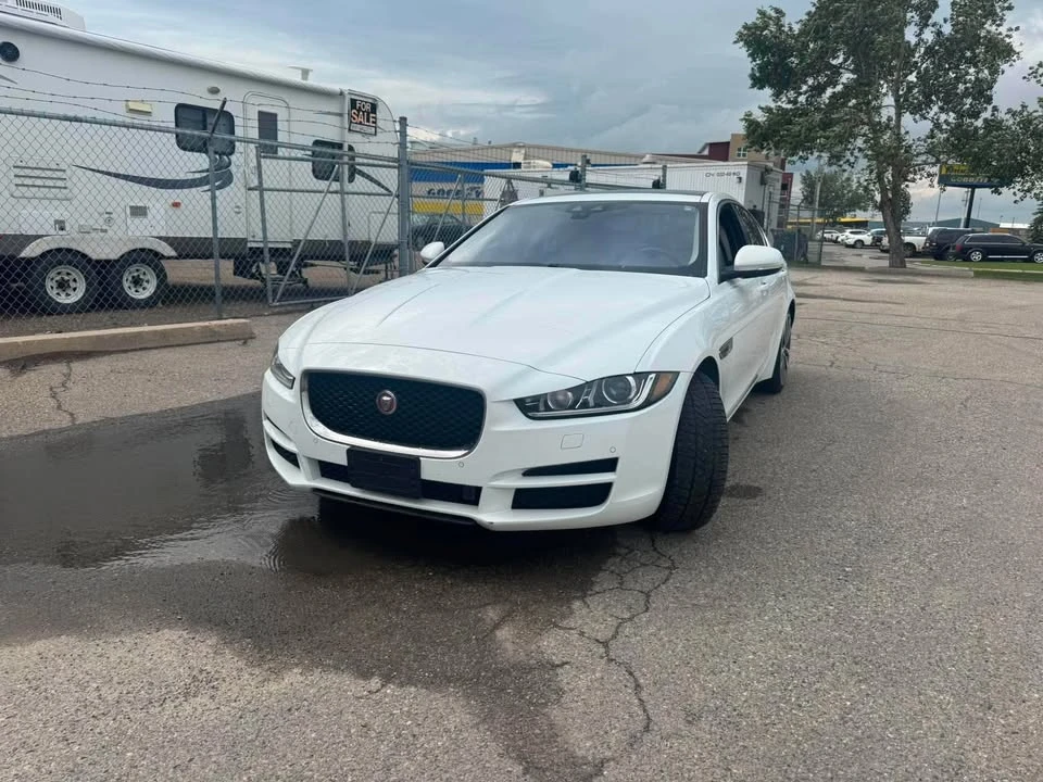2017 Jaguar XE - Image 6 of 17