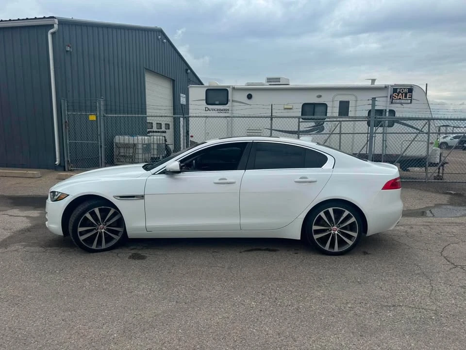 2017 Jaguar XE - Image 5 of 17