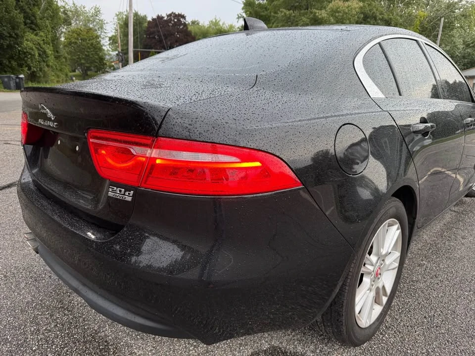2017 Jaguar XE - Image 19 of 20
