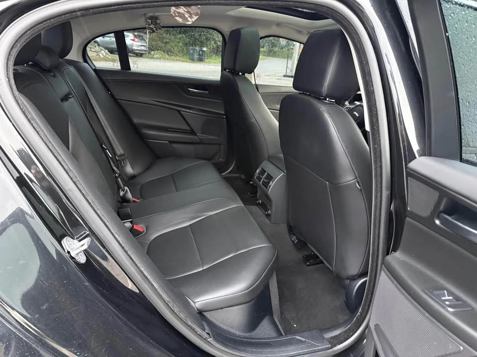 2017 Jaguar XE - Image 14 of 20