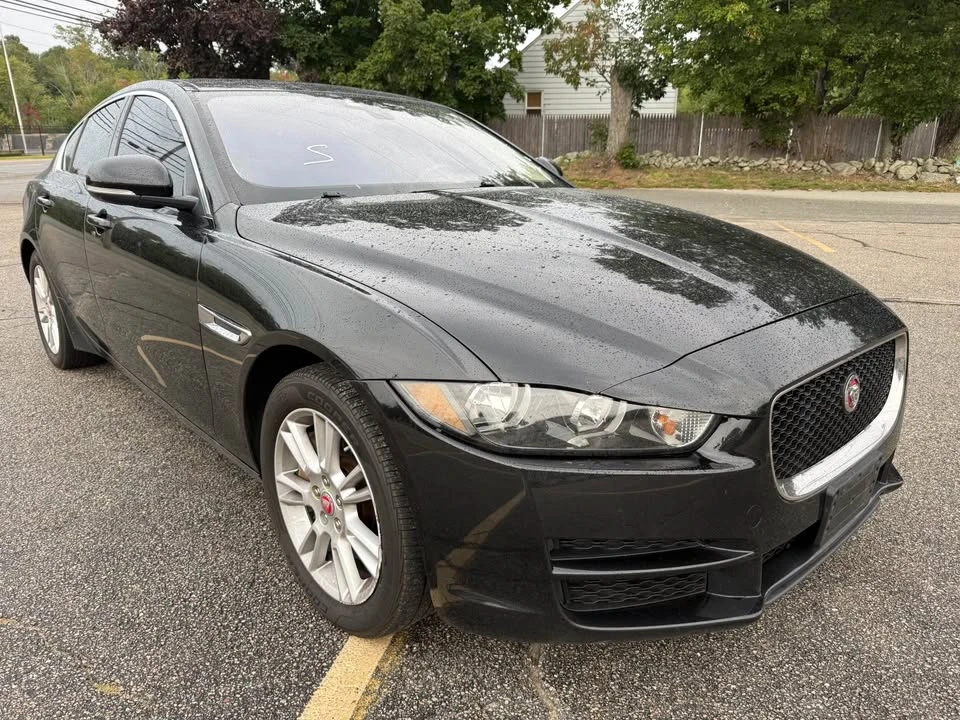 2017 Jaguar XE - Image 8 of 20