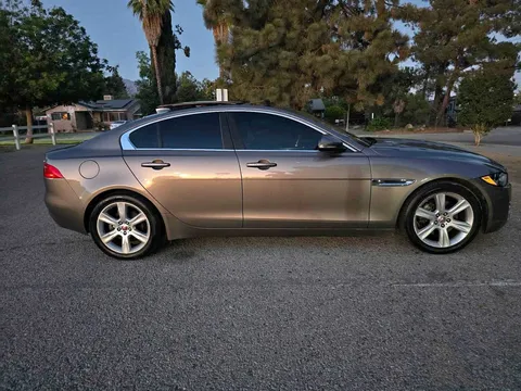 2017 Jaguar XE XE 20d Prestige Sedan 4D