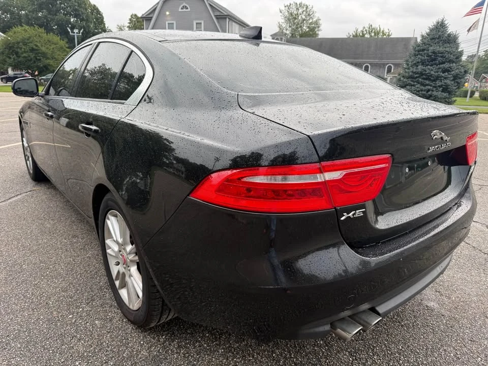 2017 Jaguar XE - Image 3 of 20