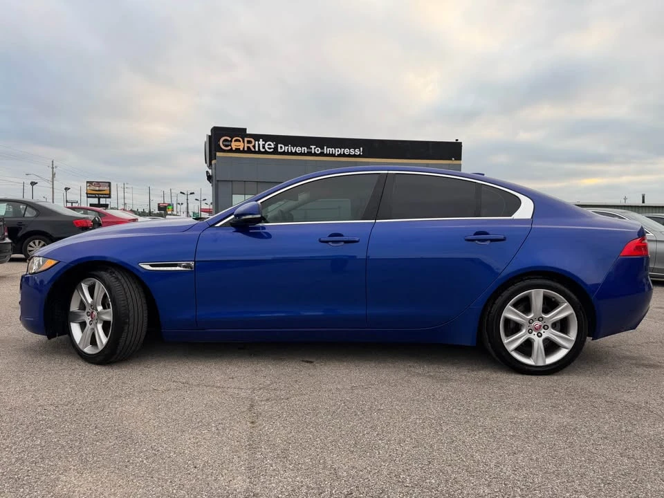 2017 Jaguar XE - Image 4 of 17