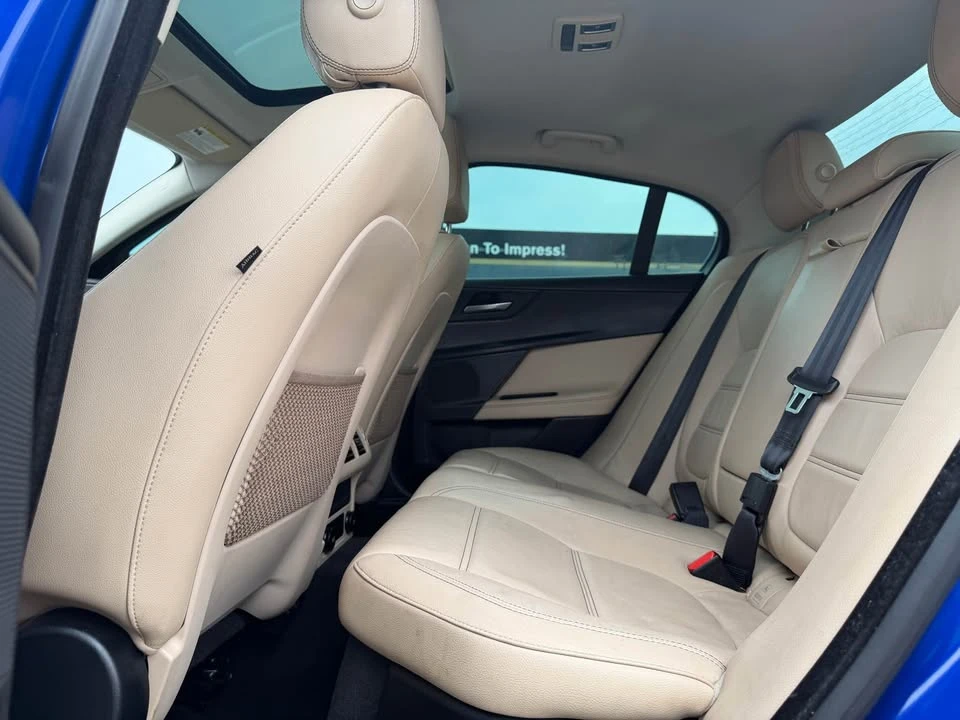 2017 Jaguar XE - Image 12 of 17