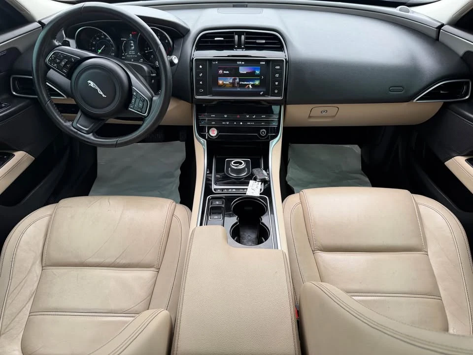 2017 Jaguar XE - Image 13 of 17
