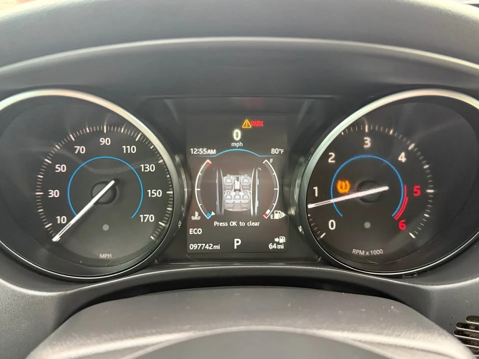 2017 Jaguar XE - Image 14 of 17