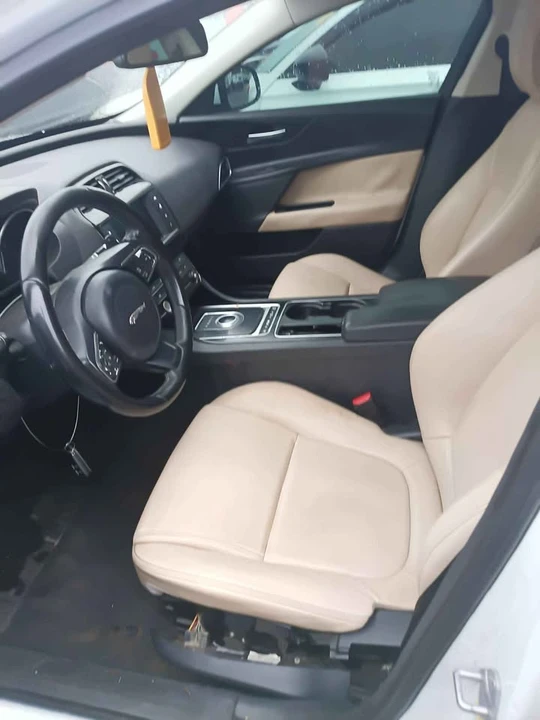 2017 Jaguar XE - Image 2 of 4
