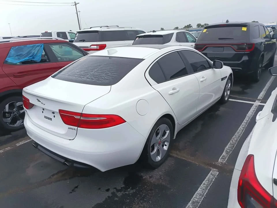 2017 Jaguar XE - Image 3 of 4