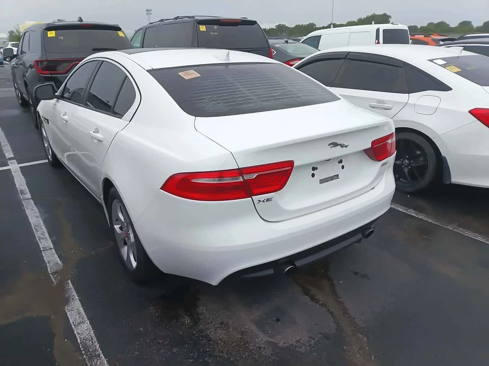 2017 Jaguar XE - Image 4 of 4