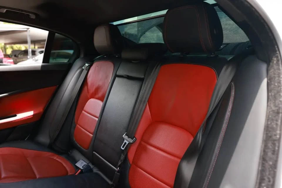2017 Jaguar XE - Image 8 of 16