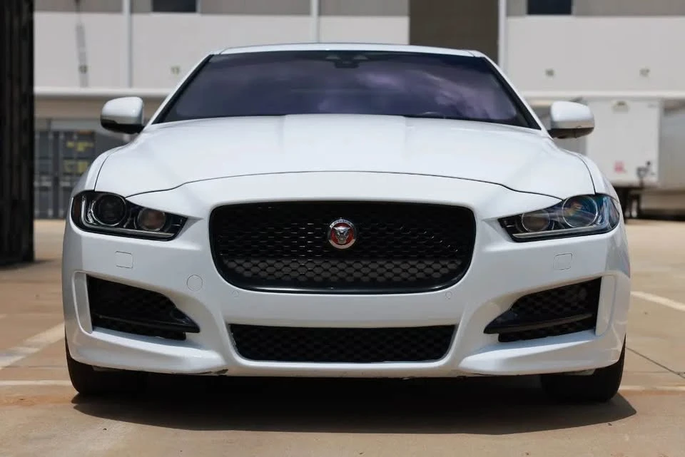 2017 Jaguar XE - Image 3 of 16