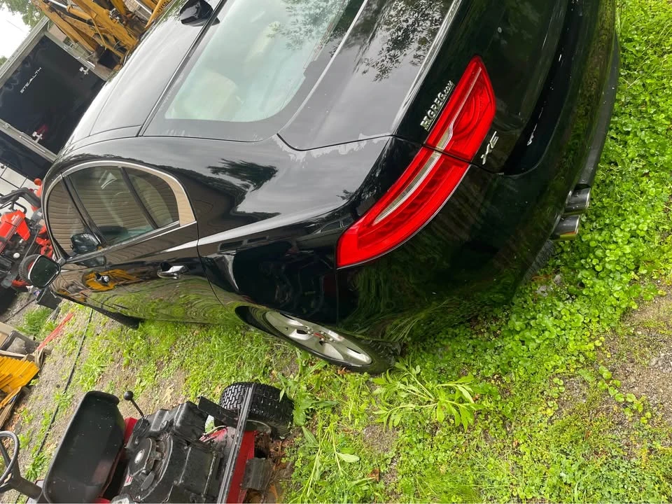 2017 Jaguar XE - Image 4 of 6