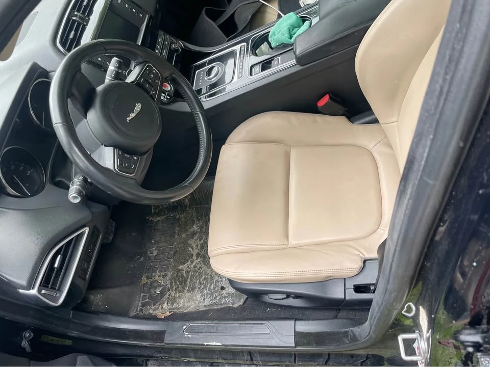 2017 Jaguar XE - Image 5 of 6