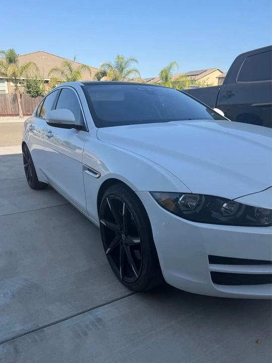 2017 Jaguar XE - Image 2 of 8