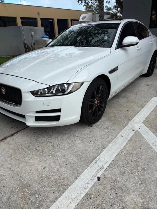 2017 Jaguar XE - Image 2 of 7