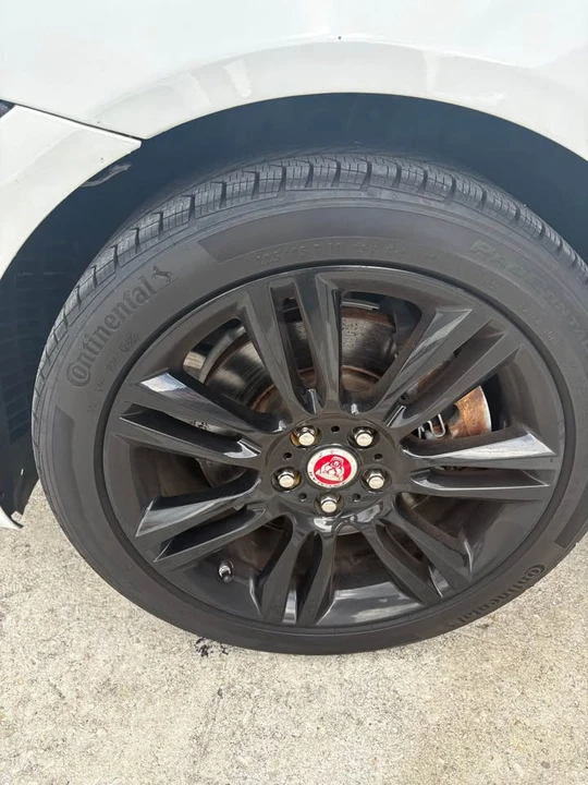2017 Jaguar XE - Image 7 of 7