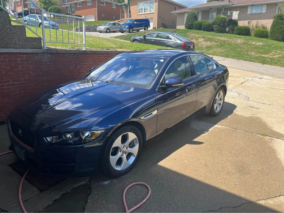 2017 Jaguar XE - Image 3 of 5