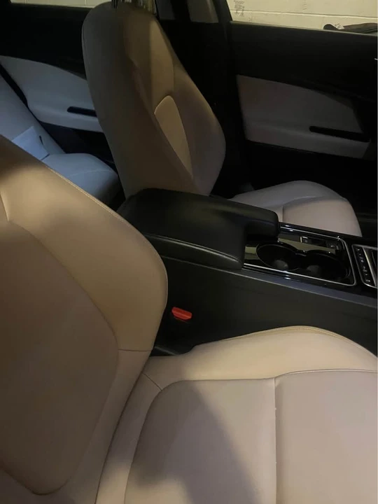 2017 Jaguar XE - Image 5 of 5