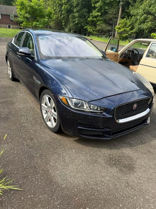 2017 Jaguar XE - Image 7 of 12