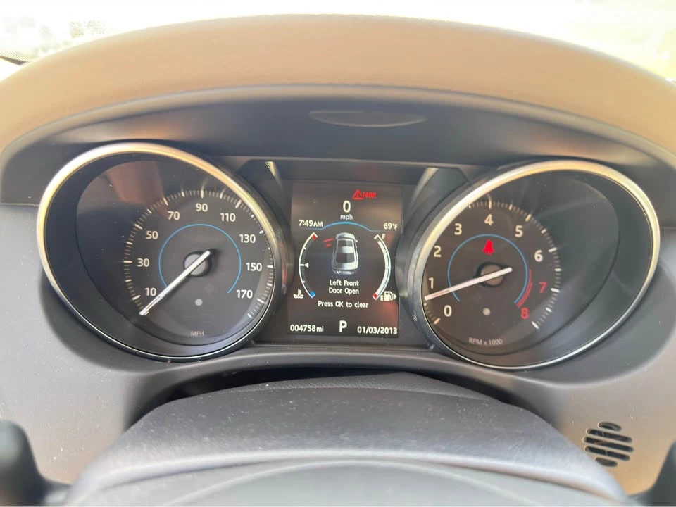 2017 Jaguar XE - Image 11 of 11