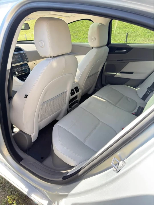 2017 Jaguar XE - Image 8 of 11