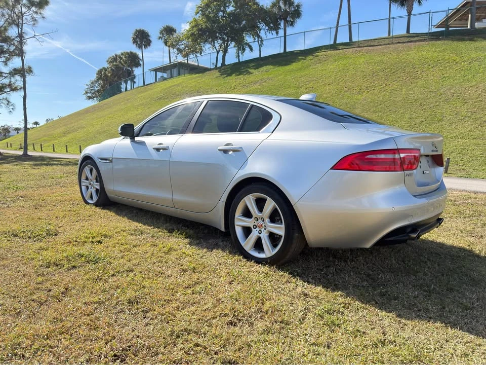 2017 Jaguar XE - Image 3 of 11