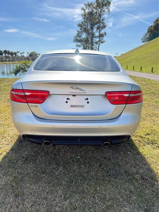 2017 Jaguar XE - Image 7 of 11