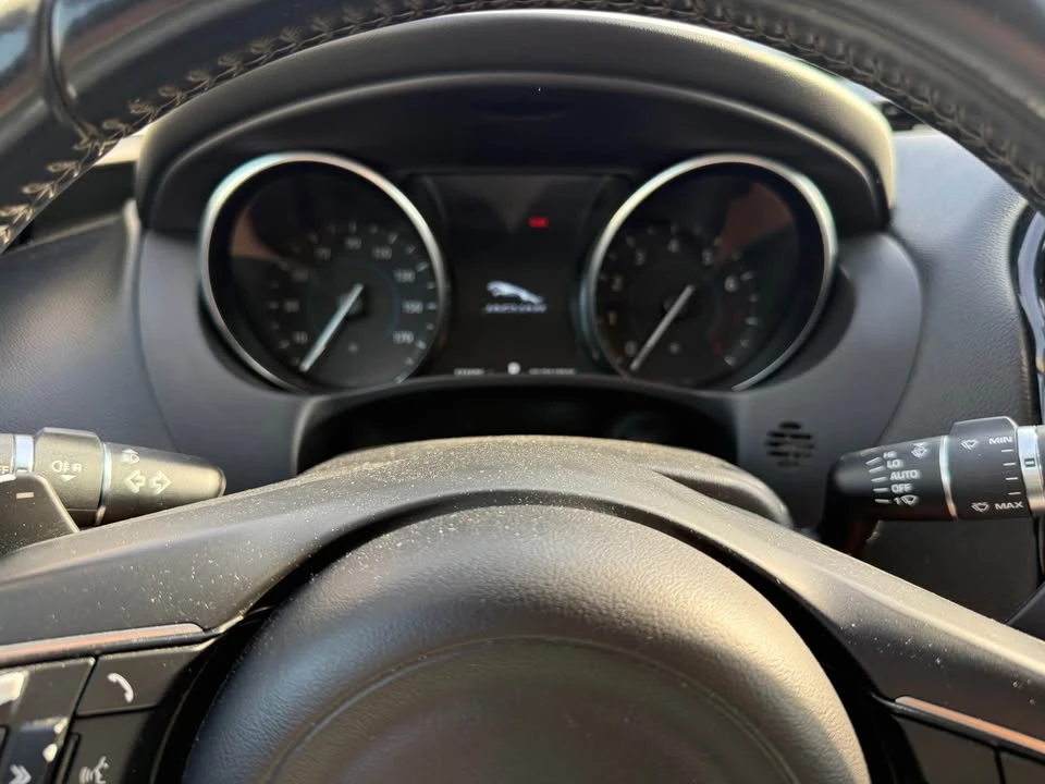 2017 Jaguar XE - Image 8 of 9
