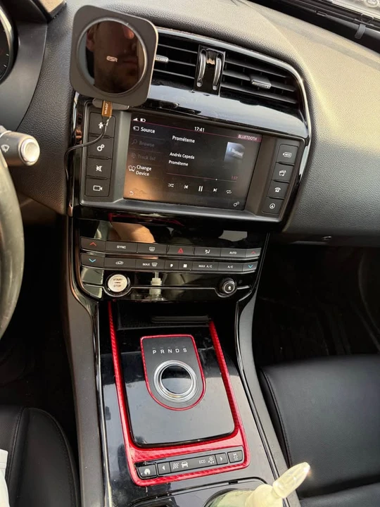 2017 Jaguar XE - Image 7 of 9