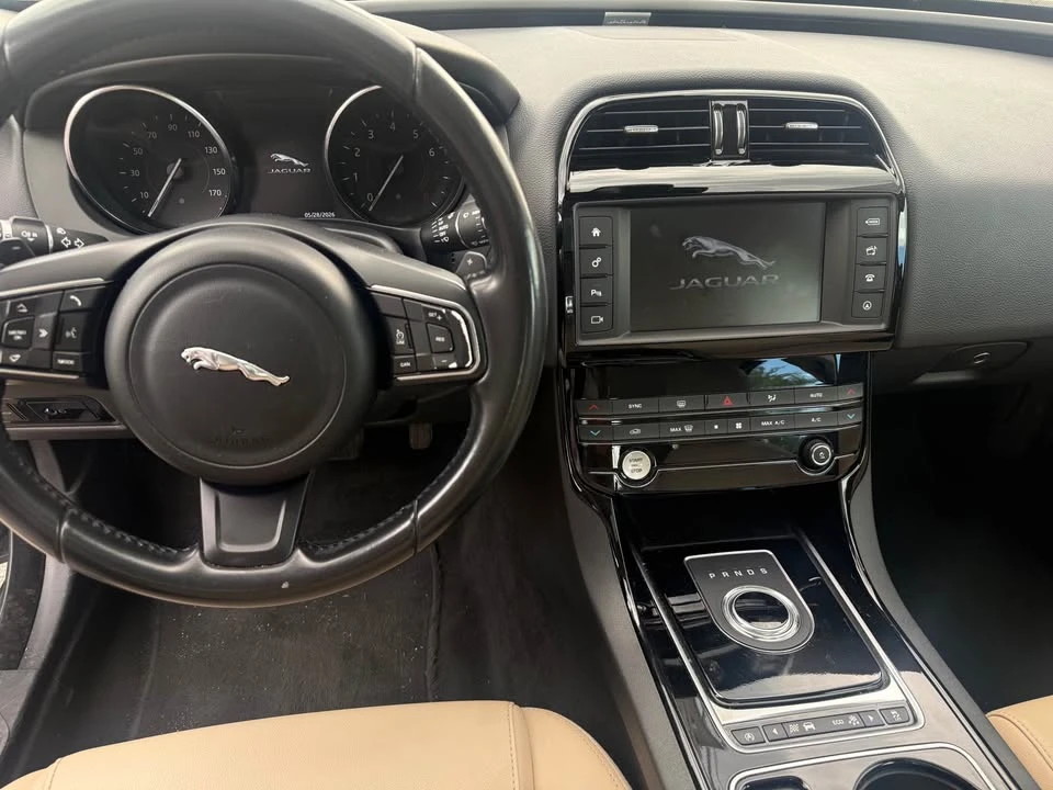 2017 Jaguar XE - Image 3 of 6