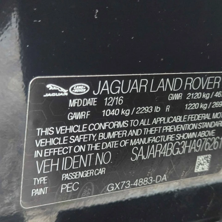 2017 Jaguar XE - Image 15 of 16