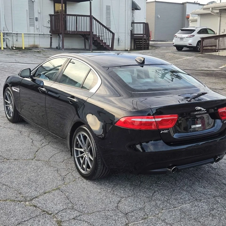 2017 Jaguar XE - Image 5 of 16