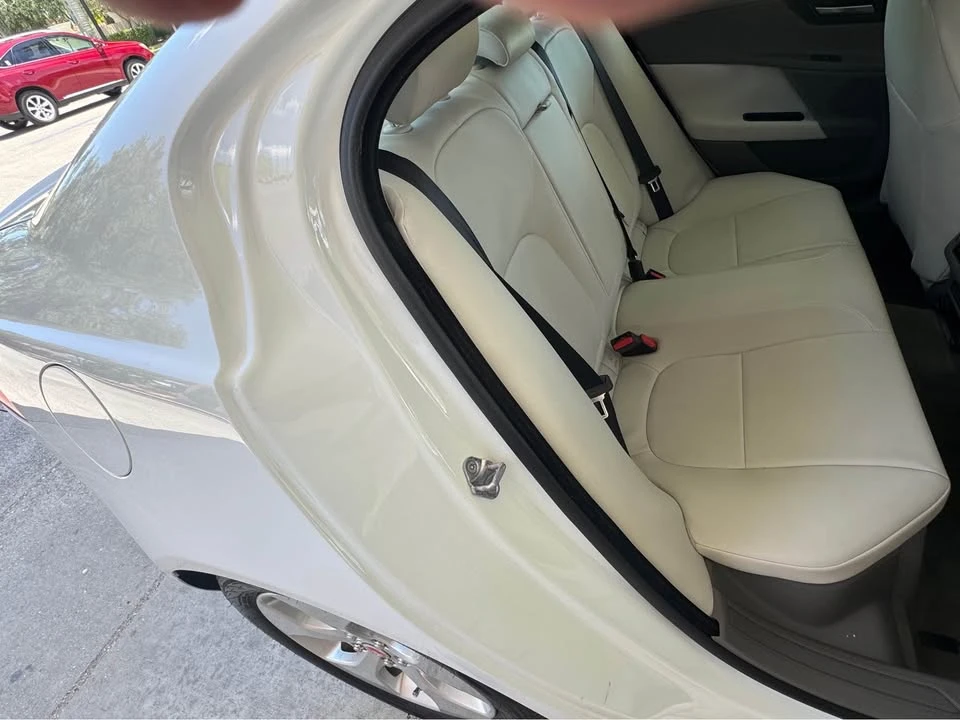 2017 Jaguar XE - Image 11 of 18