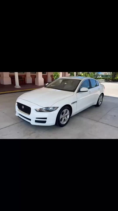 2017 Jaguar XE - Image 18 of 18
