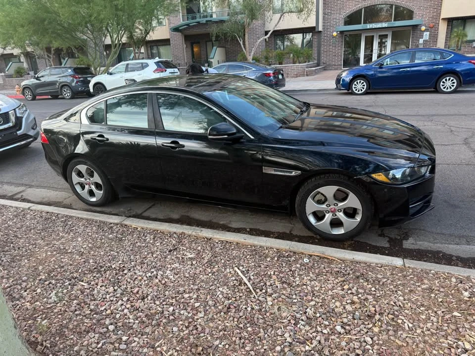 2017 Jaguar XE - Image 2 of 5