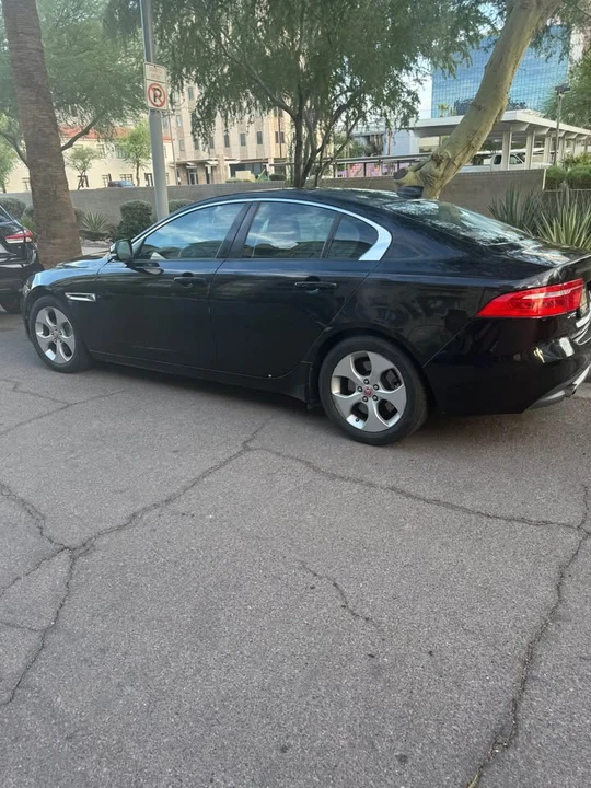 2017 Jaguar XE - Image 5 of 5