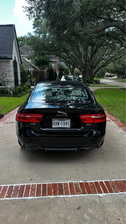 2017 Jaguar XE - Image 4 of 20
