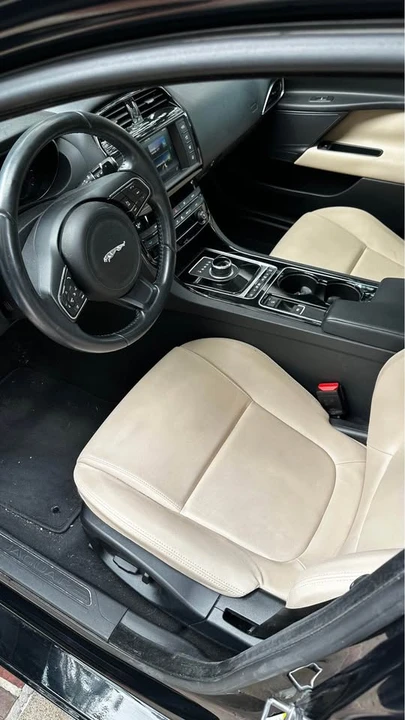 2017 Jaguar XE - Image 8 of 20