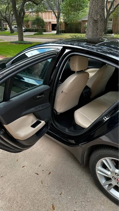 2017 Jaguar XE - Image 11 of 20