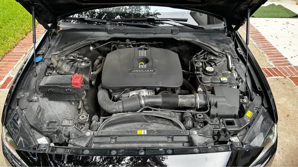 2017 Jaguar XE - Image 18 of 20