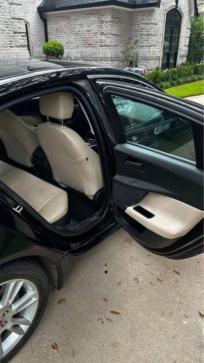 2017 Jaguar XE - Image 13 of 20