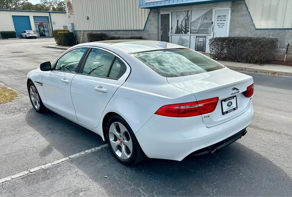 2017 Jaguar XE - Image 6 of 10