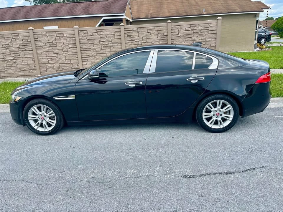 2017 Jaguar XE - Image 3 of 16