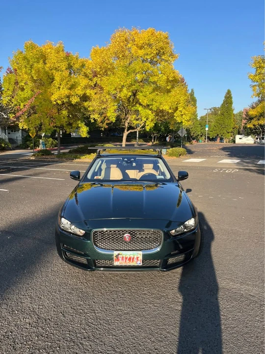 2017 Jaguar XE - Image 6 of 10