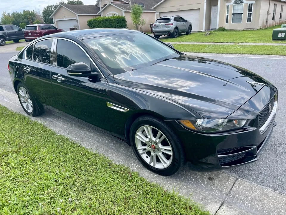 2017 Jaguar XE - Image 6 of 16