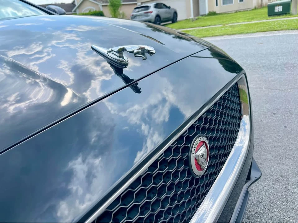 2017 Jaguar XE - Image 7 of 16